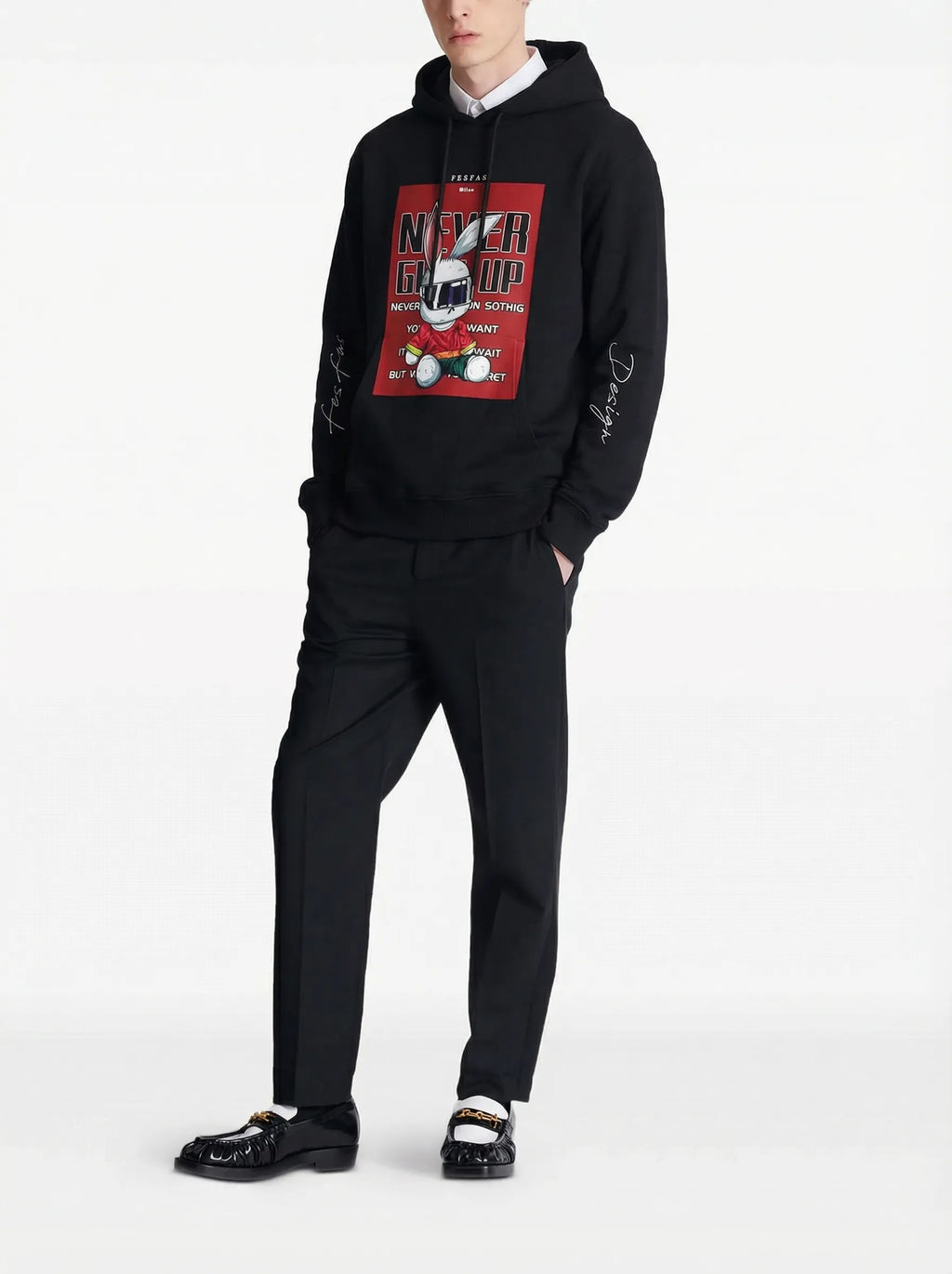 FesFas Never Give Up-print Hoodie | Black