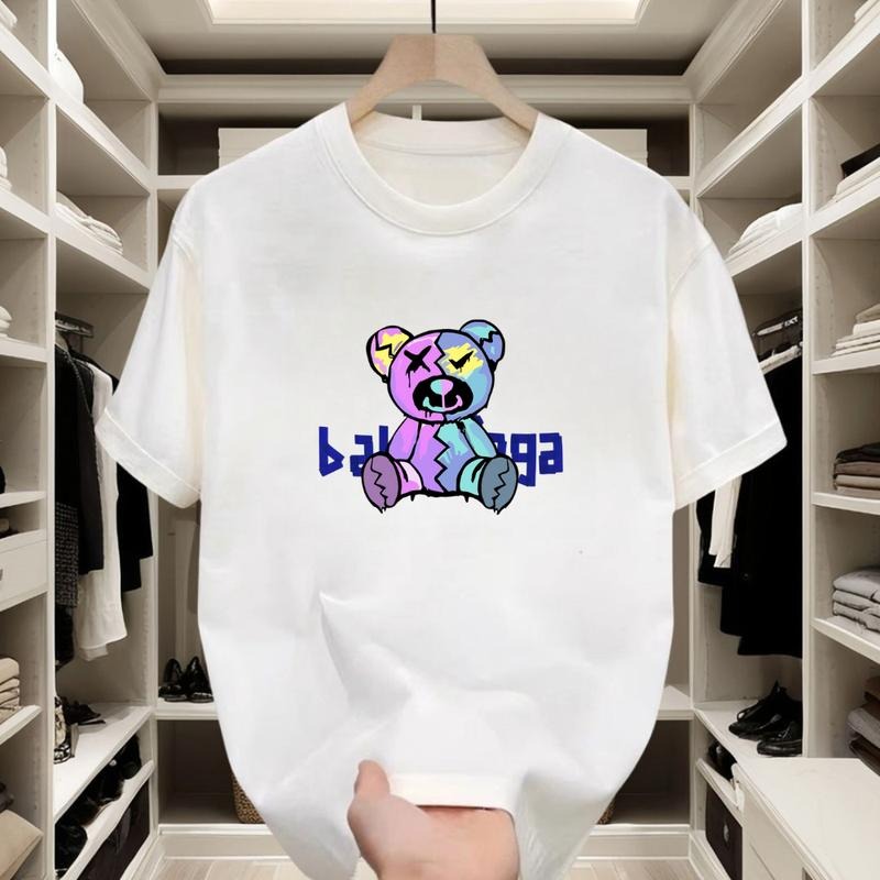 This cool white T - shirt with vibrant bear prints features unique lines and colors, exuding a full