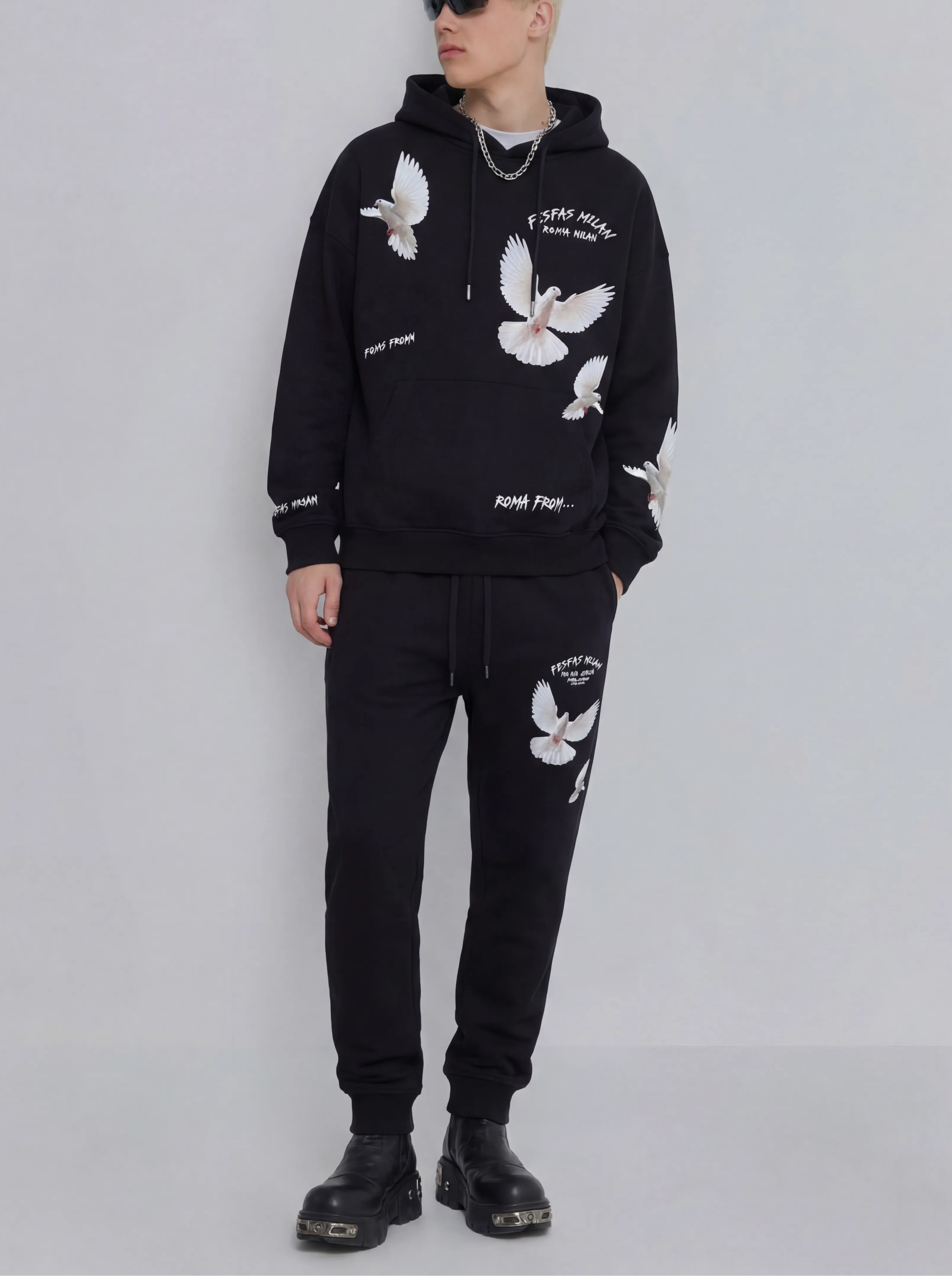 FesFas pigeons-print Hoodie | Black